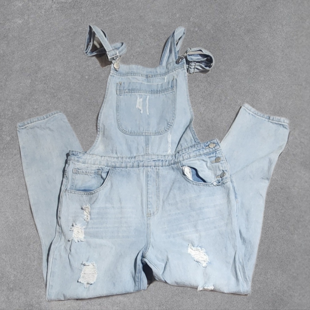 Forever 21 overalls light wash distressed size 30